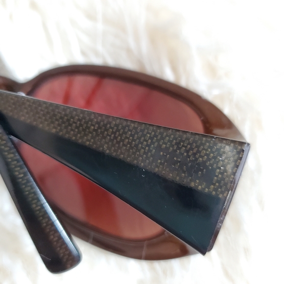 Fendi Logo Sunglasses - Picture 3 of 6